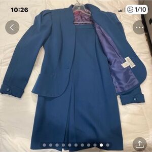 Women’s suit  size 2  by Paul Stanley